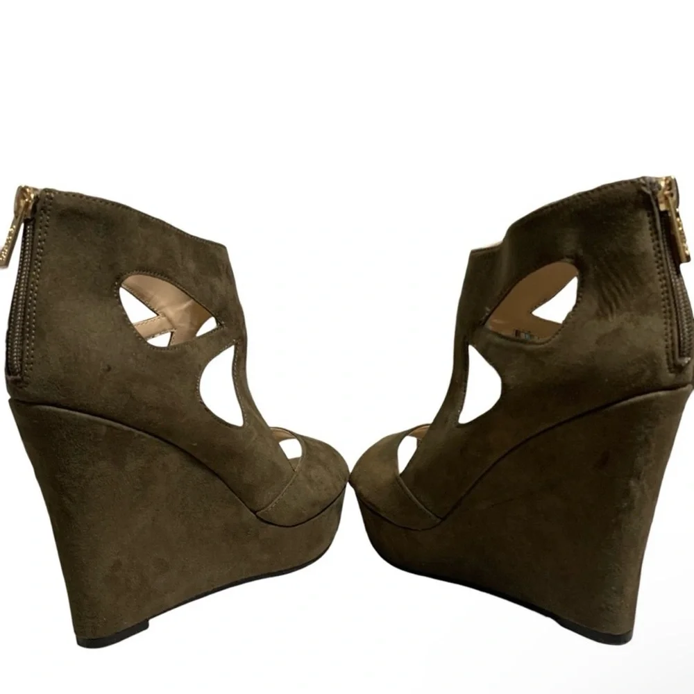 GUESS wedges olive green faux suede peep toe cutout shoes size 8.5